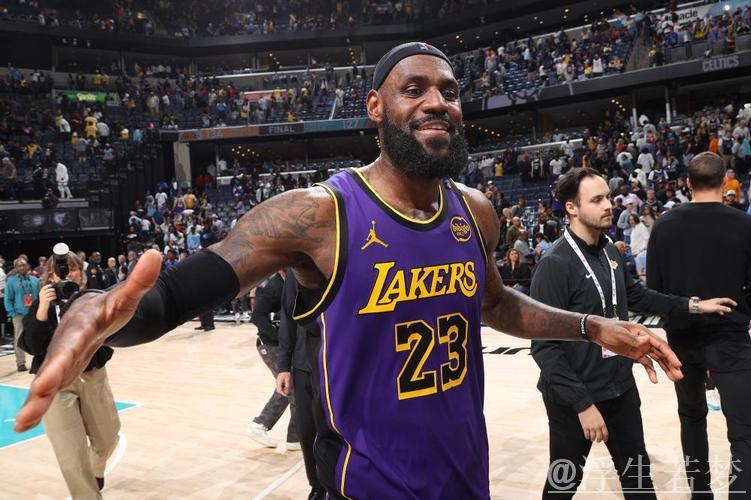 詹姆斯达成42000分成就,湖人三巨头合力斩获85分击败灰熊 詹姆斯达成42000分成就,湖人三巨头合力斩获85分击败灰熊
